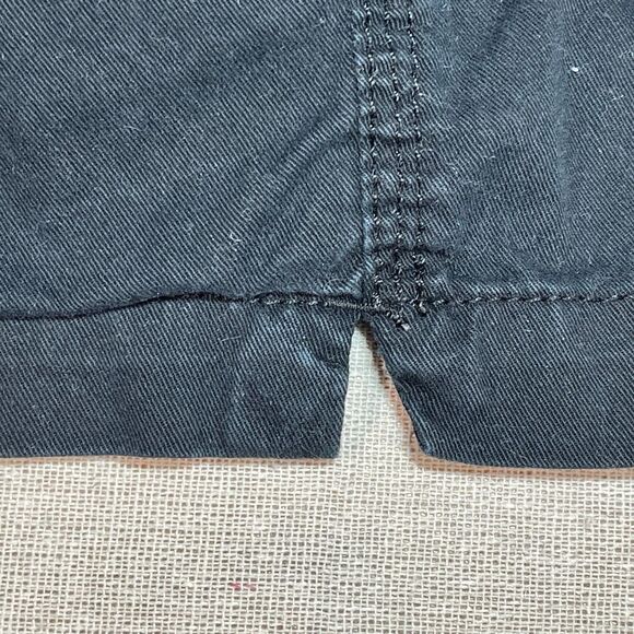 ELLE | Black Chino Shorts | Size 6 - Picture 5 of 8